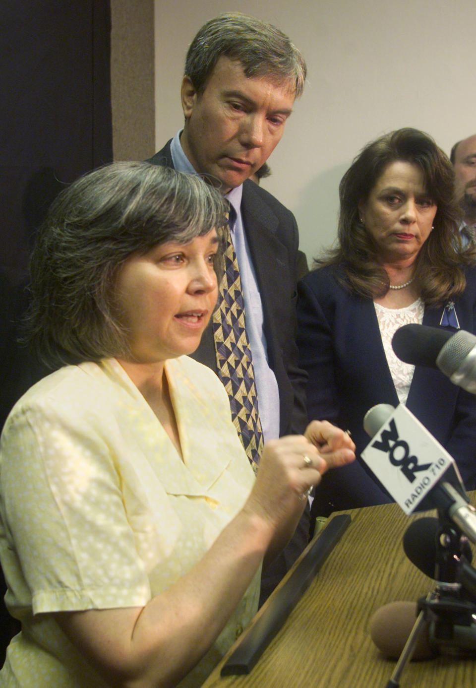 Linda Patrik (L) and her husband David Kaczynski, brother of convicted 