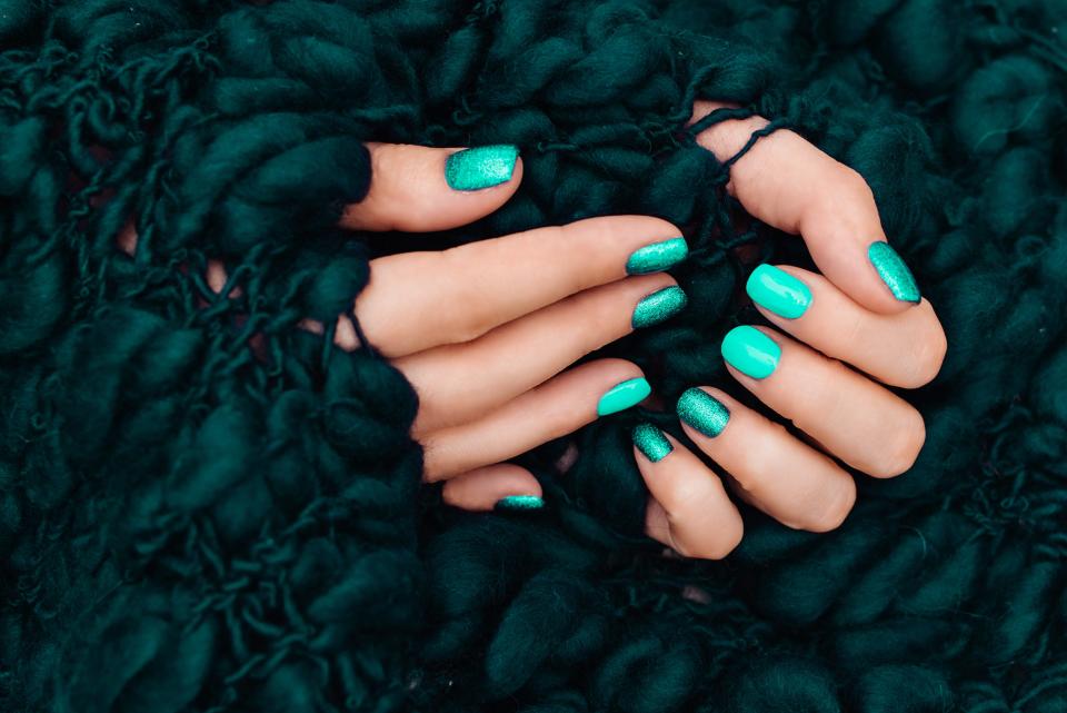 A picture of mint, velvet nails.