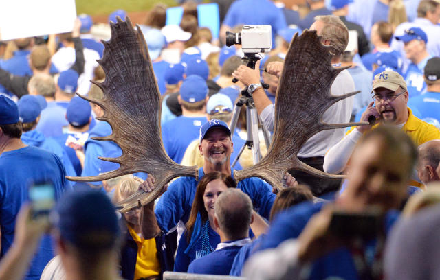 A Kansas City Royals Fan Brought Moose Antlers to the World Series - ABC  News