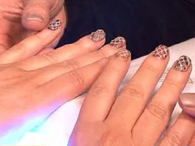 2. Snakeskin nails