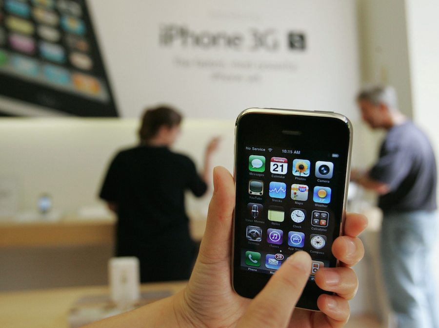 The iPhone 3GS (Picture: Rex)