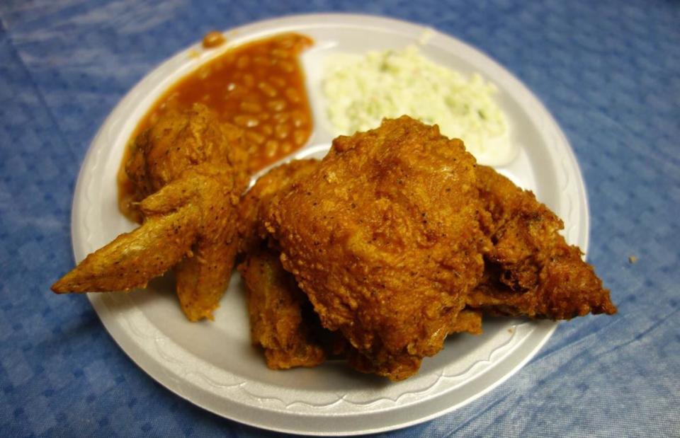#2 Gus’s World Famous Fried Chicken (Mason, Tennessee)