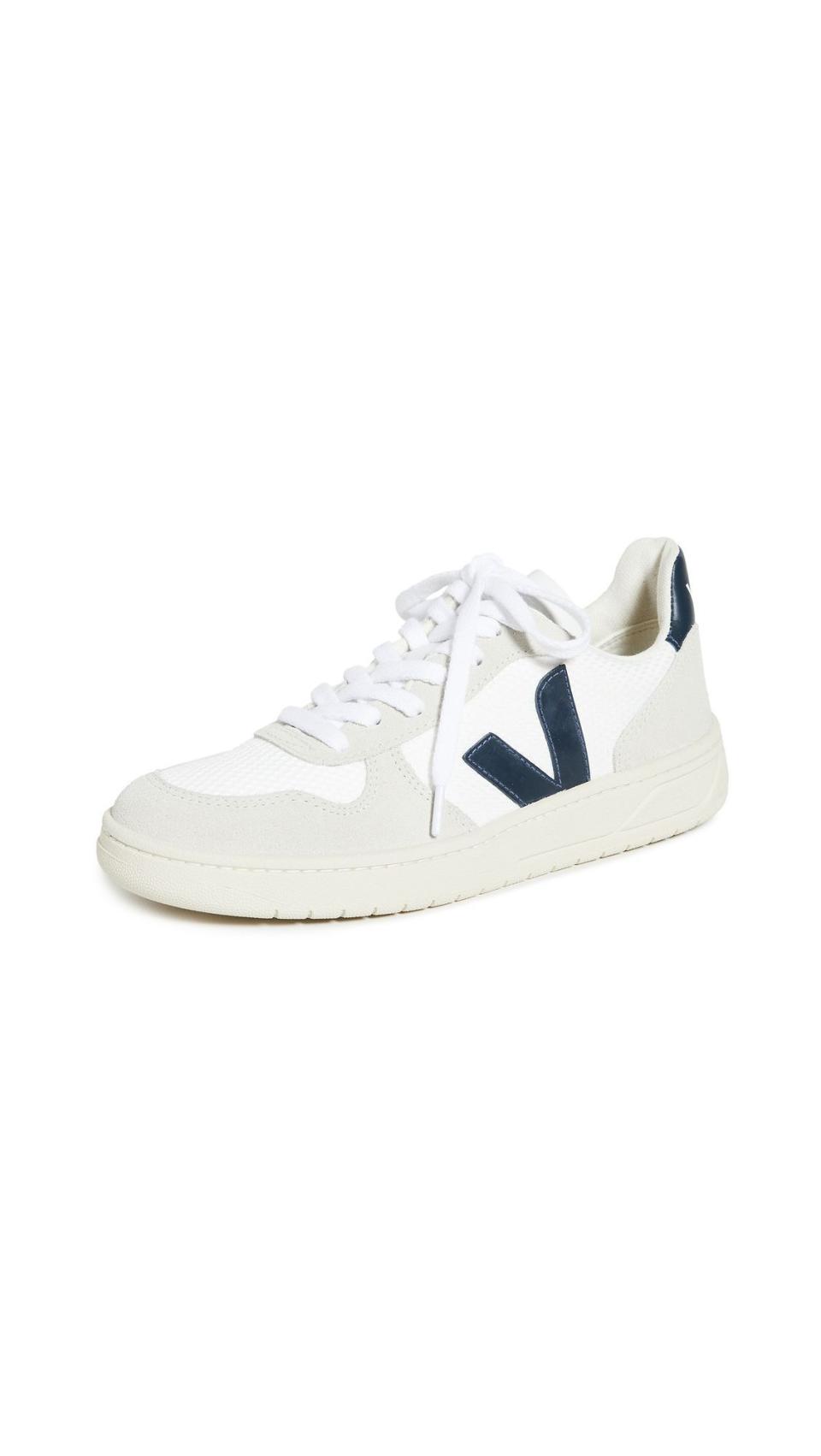 V-10 Sneakers