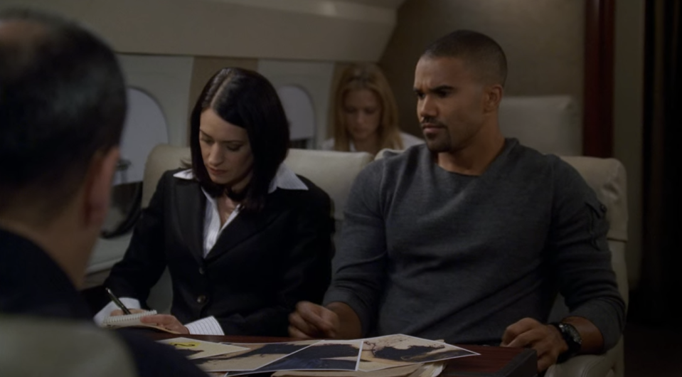 Prentiss, Morgan, and JJ in the jet