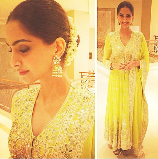 Kapoor complimented her ensemble with understated makeup.Image:Instagram.com/Sonamkapoor