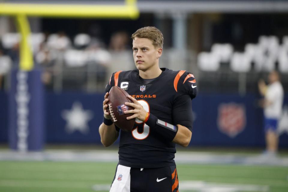 Cincinnati Bengals quarterback Joe Burrow warms up prior to a game.