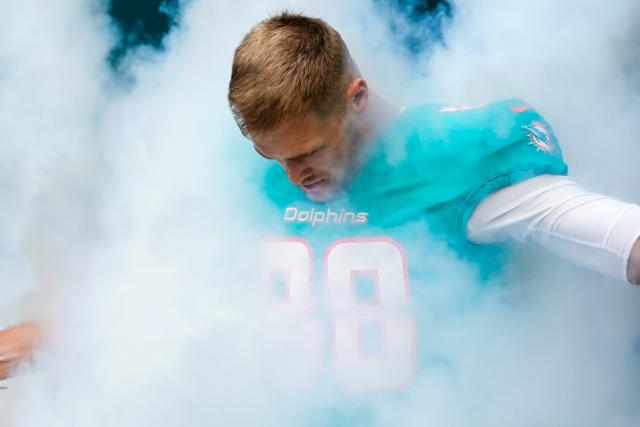 Miami Dolphins Reportedly Lose Mike Gesicki to Patriots, Add