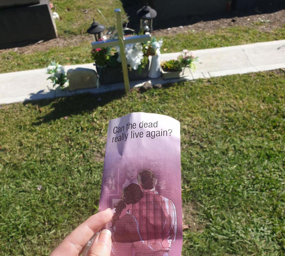 A woman found this Jehovah's Witnesses flyer on the grave of her brother at Kingswood Cemetery in Penrith on Mother's Day. Source: Reddit/ sparklestheunicorn15