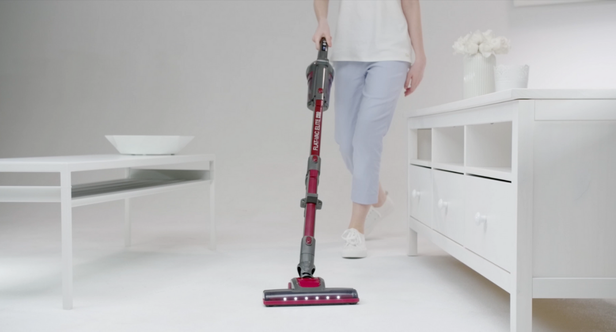 Save on the Roomie Tec Cordless Stick Vacuum. Image via Roomie Tec.