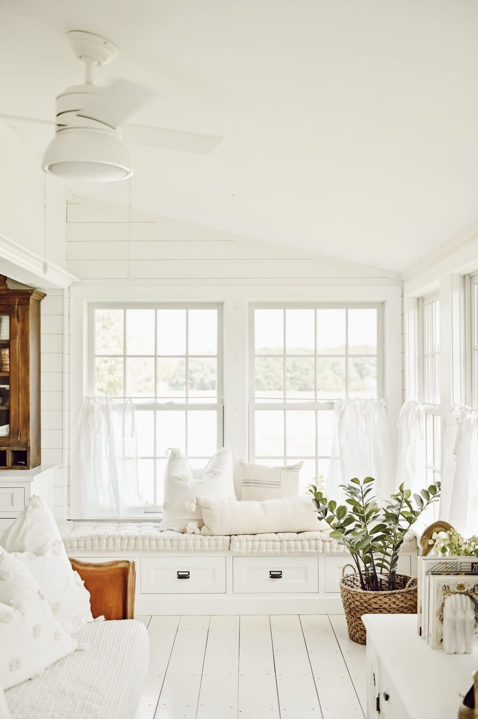 sunrooms farmhouse