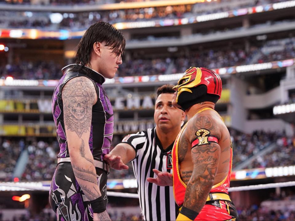 Dominik Mysterio (left) and father Rey at WrestleMania 39 (WWE)