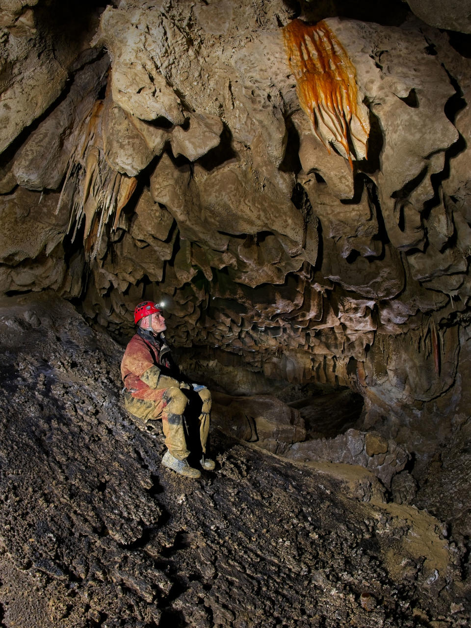 Photograph of Chris Hunter in Anastomosis Chamber Renada. Photographed by Sam Davis