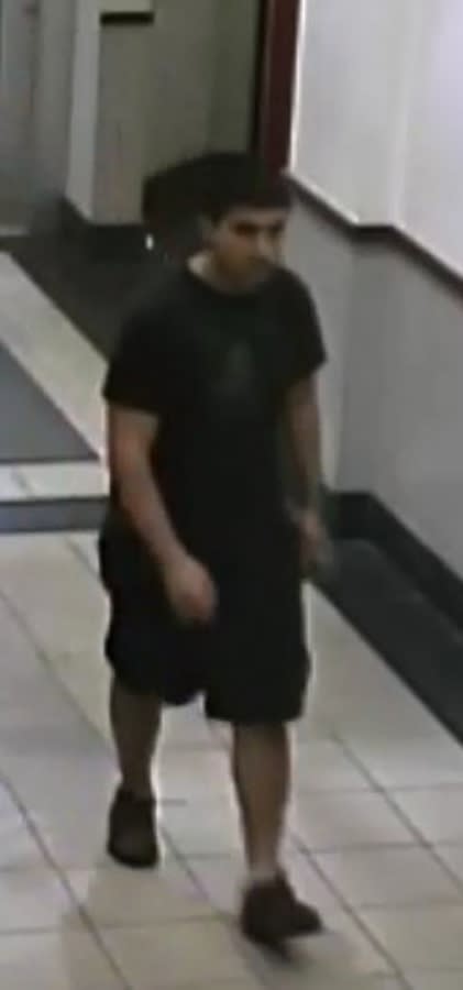 Suspect in Cascade Mall shooting in Burlington, Wash.