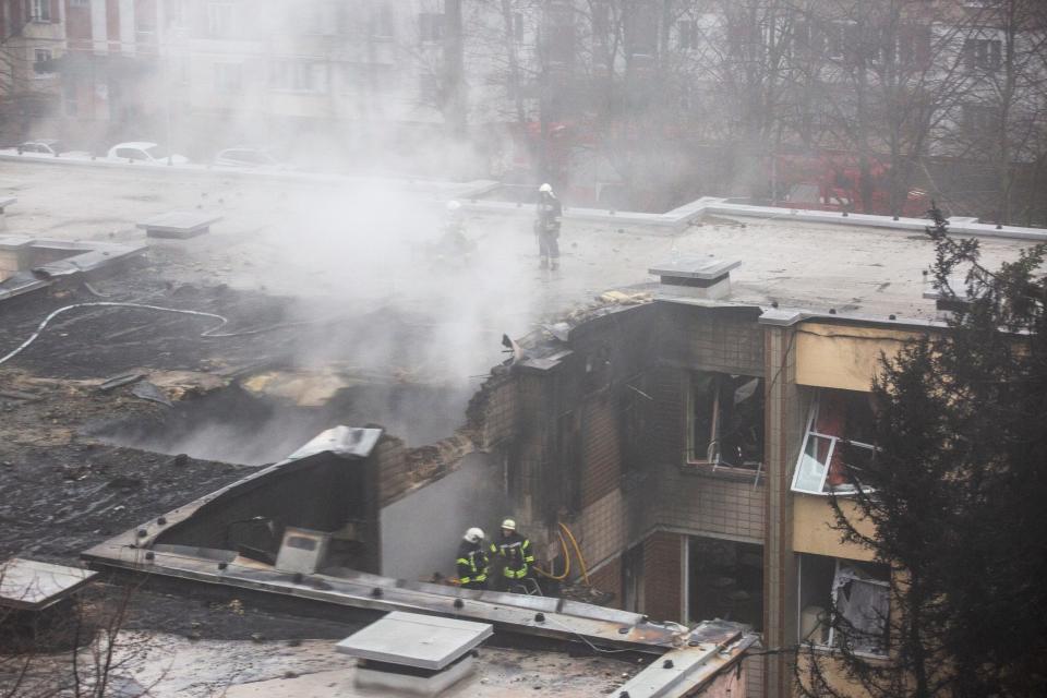 Die Absturzstelle: Ein Kindergarten in der Stadt Browary, rund zwölf Kilometer nordöstlich von Kiew - Copyright: picture alliance/AA/Aleksey Chumachenko