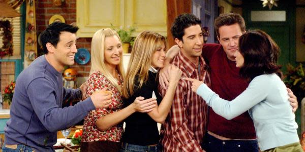 Creadora de Friends se disculpa por falta de diversidad en la serie y donará millones a programa de estudios africanos