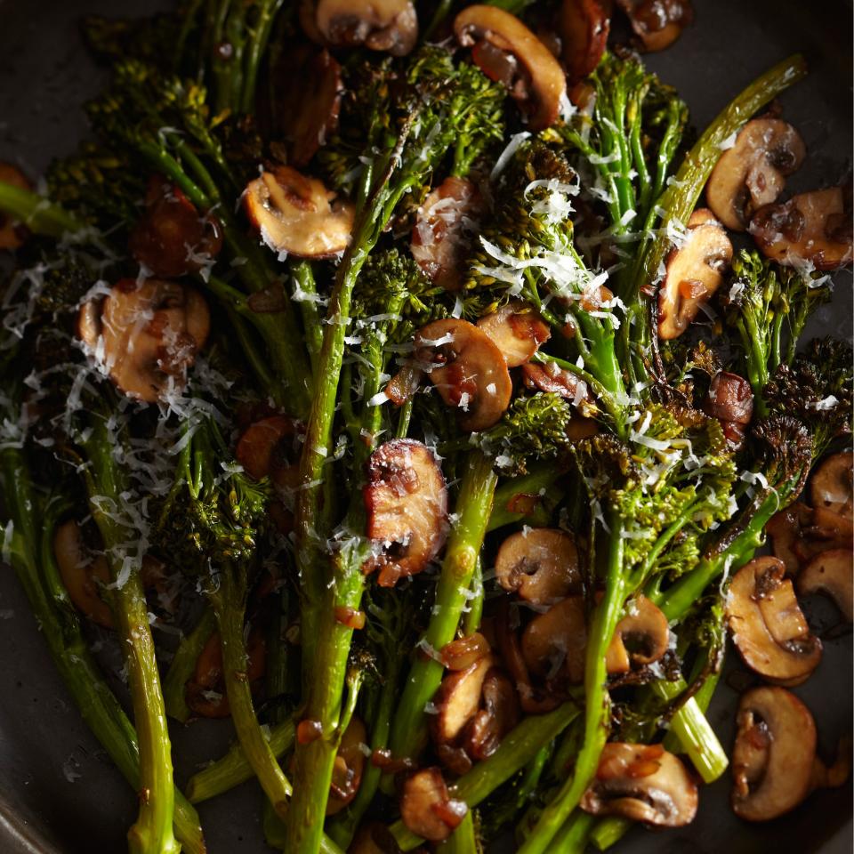 Roasted Broccolini with Winey Mushrooms