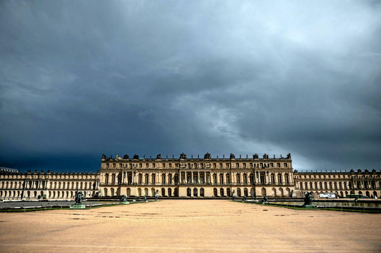 À Versailles, la magie et le surnaturel règnent en maître, notamment dans les jardins du domaine.  - Credit:MARTIN BUREAU / AFP