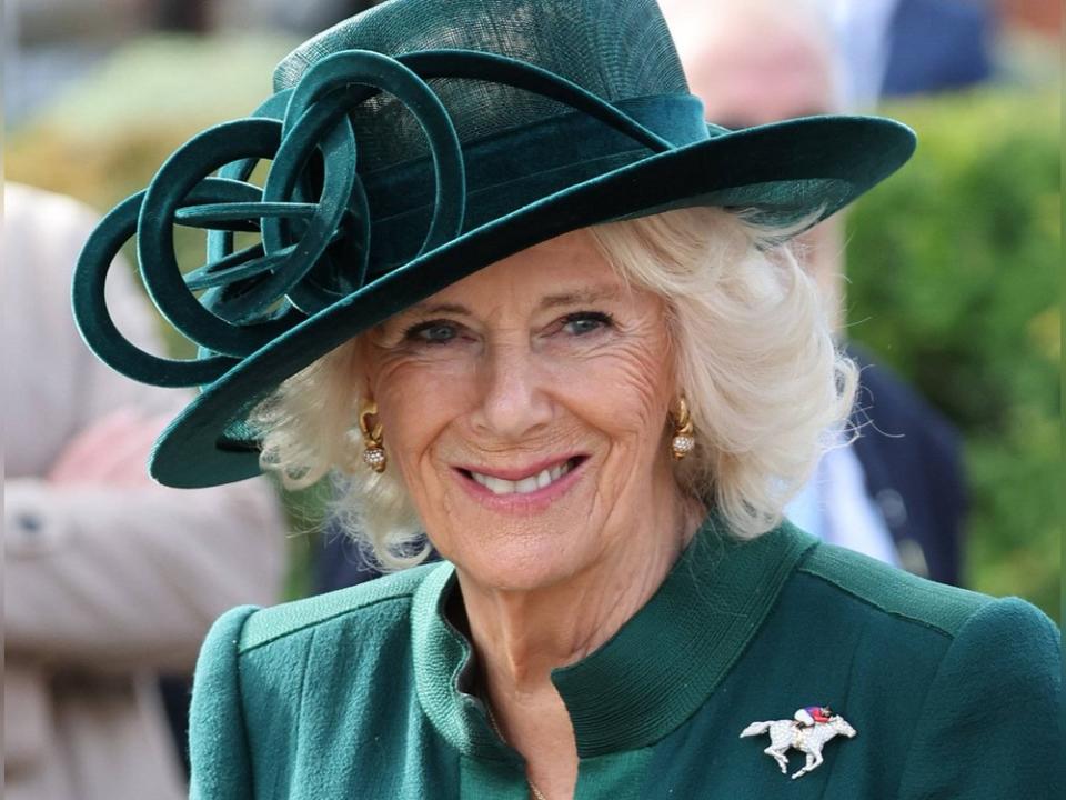 Königin Camilla strahlt in Ascot. (Bild: imago/i Images)