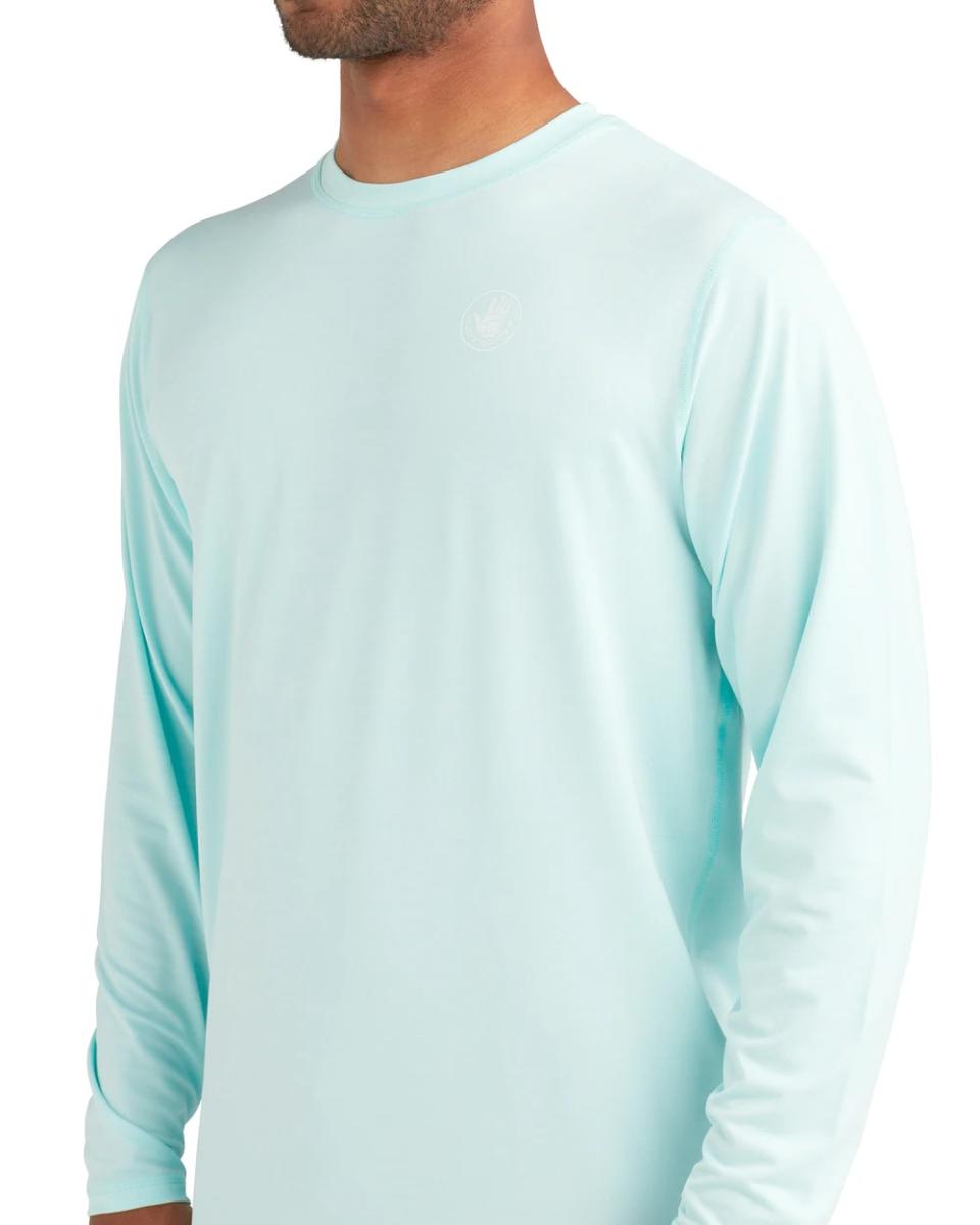 Man wears Body Glove Offshore Pro Long-Sleeve Shirt