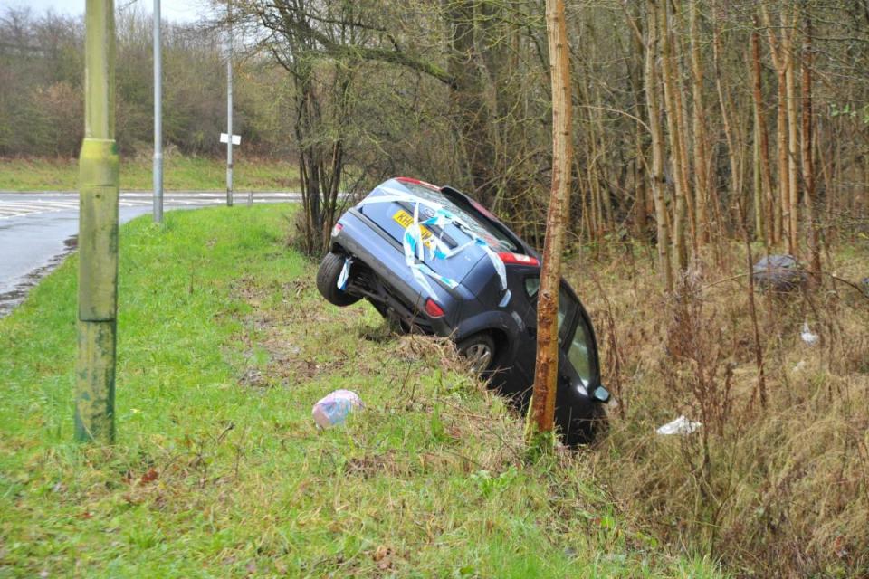 A Ford Focus left the road near Commonhead Roundabout i(Image: Dave Cox)/i