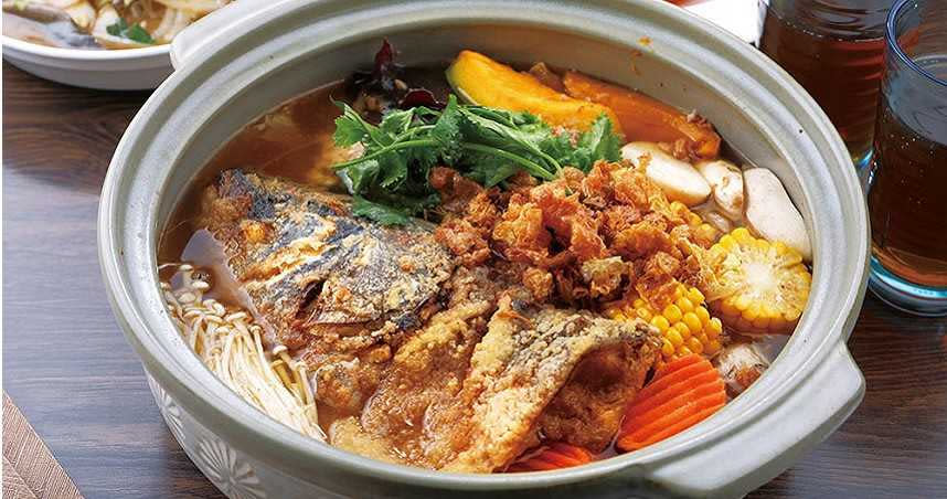 「大頭鰱沙鍋魚頭」的鰱魚口感久煮也不柴，柔軟的鰱魚喉更是美味所在。（750元，圖為加量，1,050元）（圖／于魯光攝）