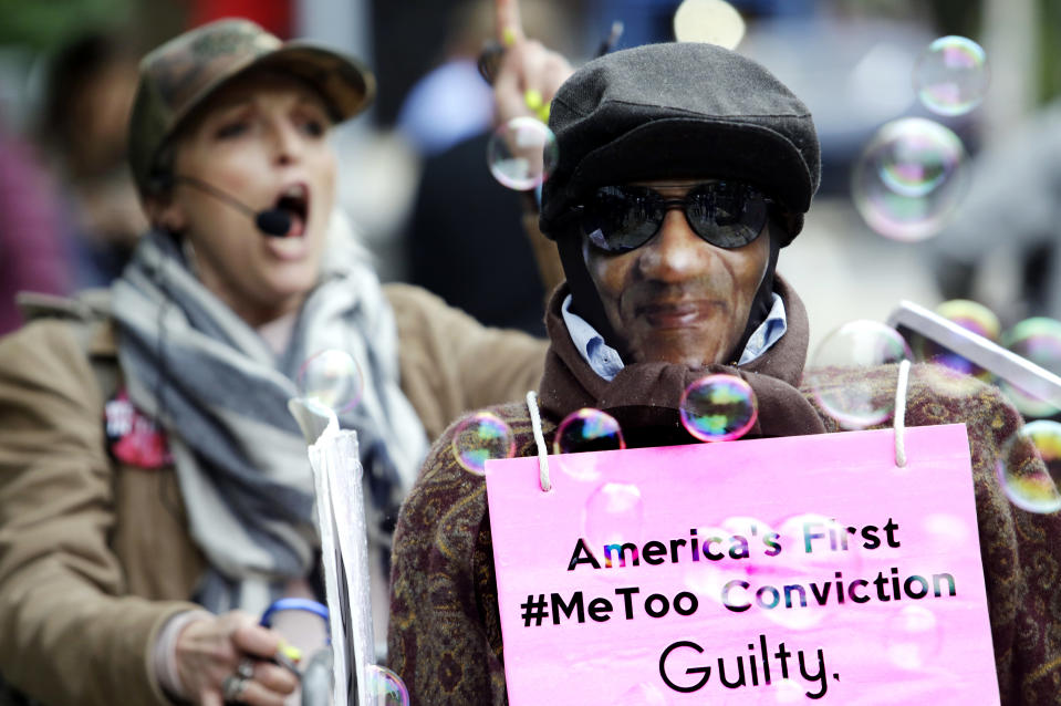 Activist Bird Milliken pushes a shopping cart with a likeness of Bill Cosby, while she waits for him to arrive at court for his sentencing on Sept. 24. (Photo: AP Photo/Jacqueline Larma)