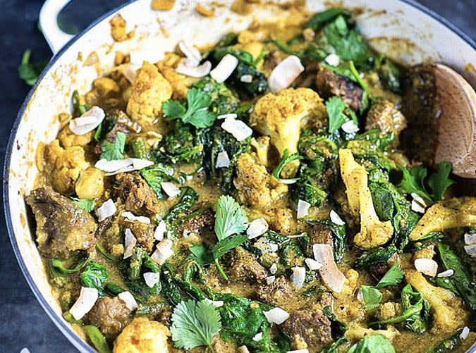 One-Pot Beef Curry with Spinach and Cauliflower