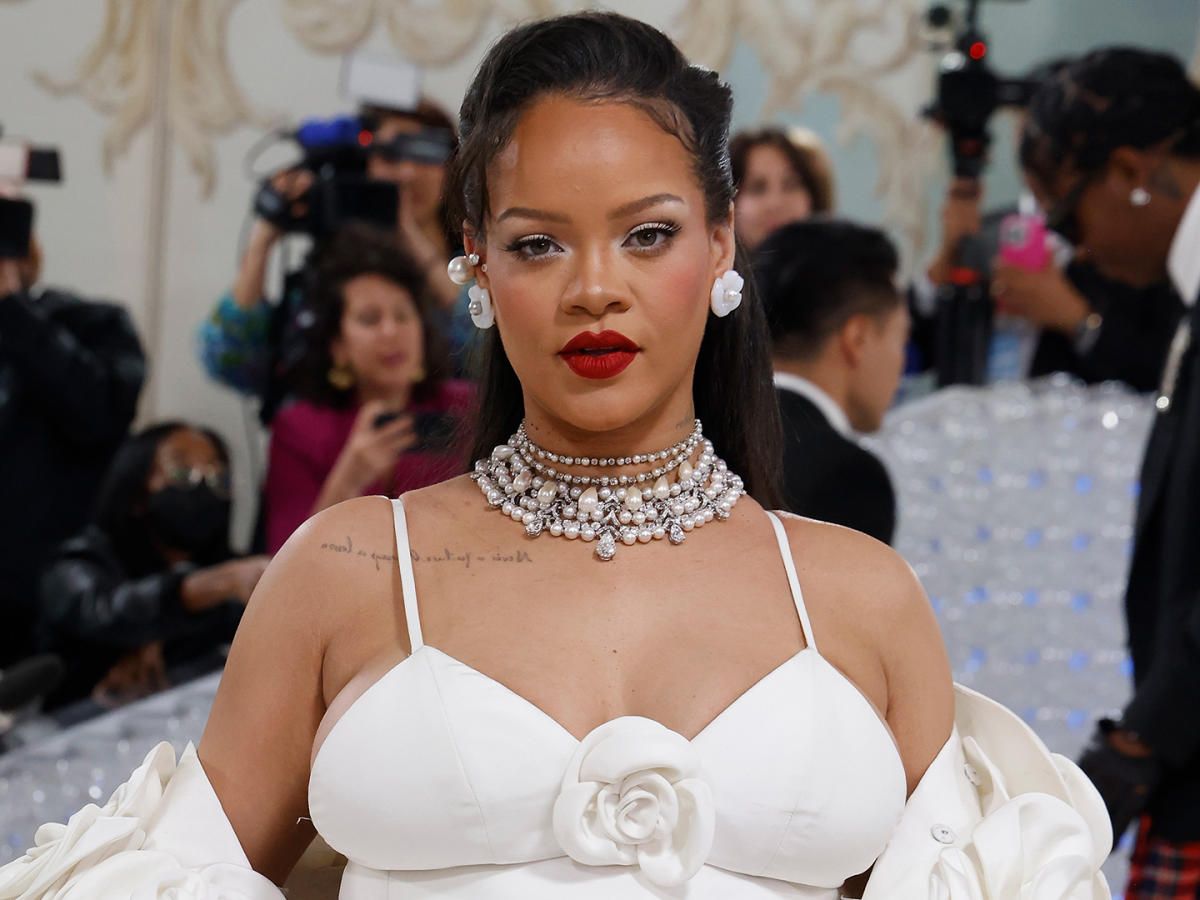 Rihanna Gets in Mom Mode by Making Tweaks to Her At-Home Fashion — & It’s Such a Mood