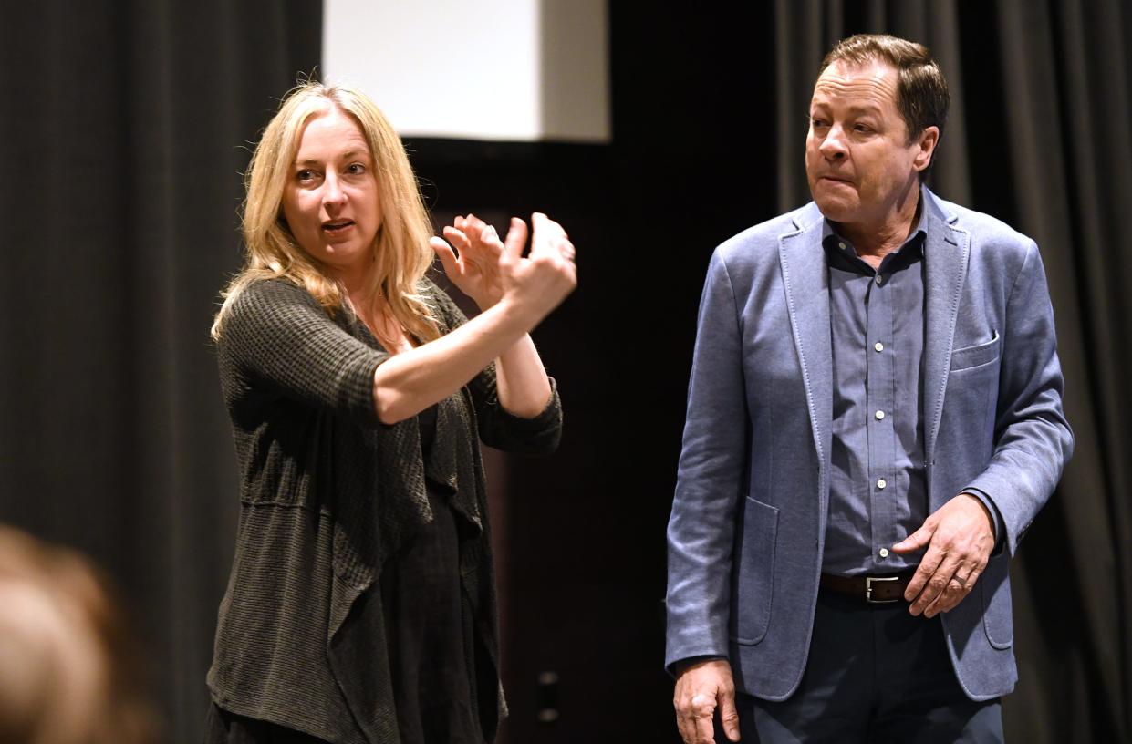 Actors French Stewart and his wife Vanessa work with University of Mount Union students on self-taping auditions during a recent visit to the campus.