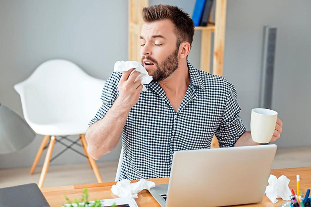 Doctors warned that suppressing a sneeze could be dangerous: Shutterstock / Roman Samborskyi