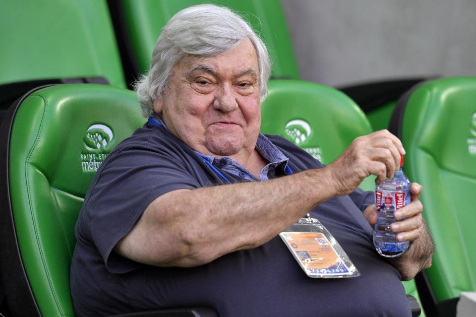 Louis Nicollin sur le banc montpelliérain lors du match entre Saint-Etienne et Montpellier.