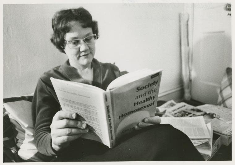 Library activist Barbara Gittings reading about being a “healthy homosexual” in 1972. (Photo by Kay Tobin ©Manuscripts and Archives Division, The New York Public Library)