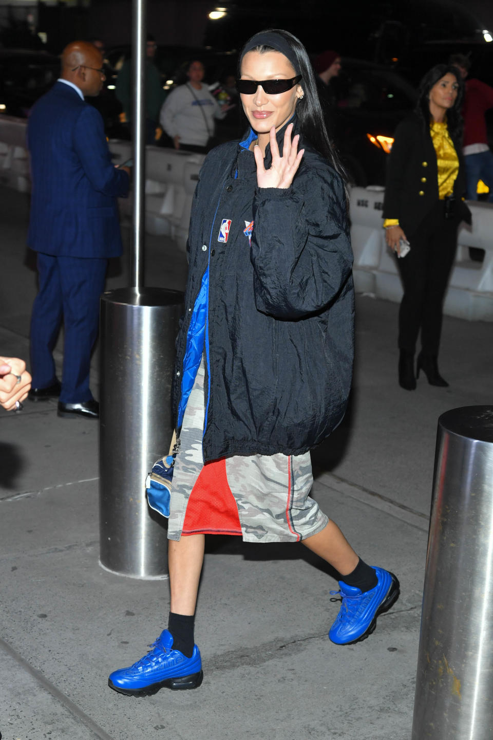 Bella Hadid, New York, blue dad sneakers, chunky footwear athletic.