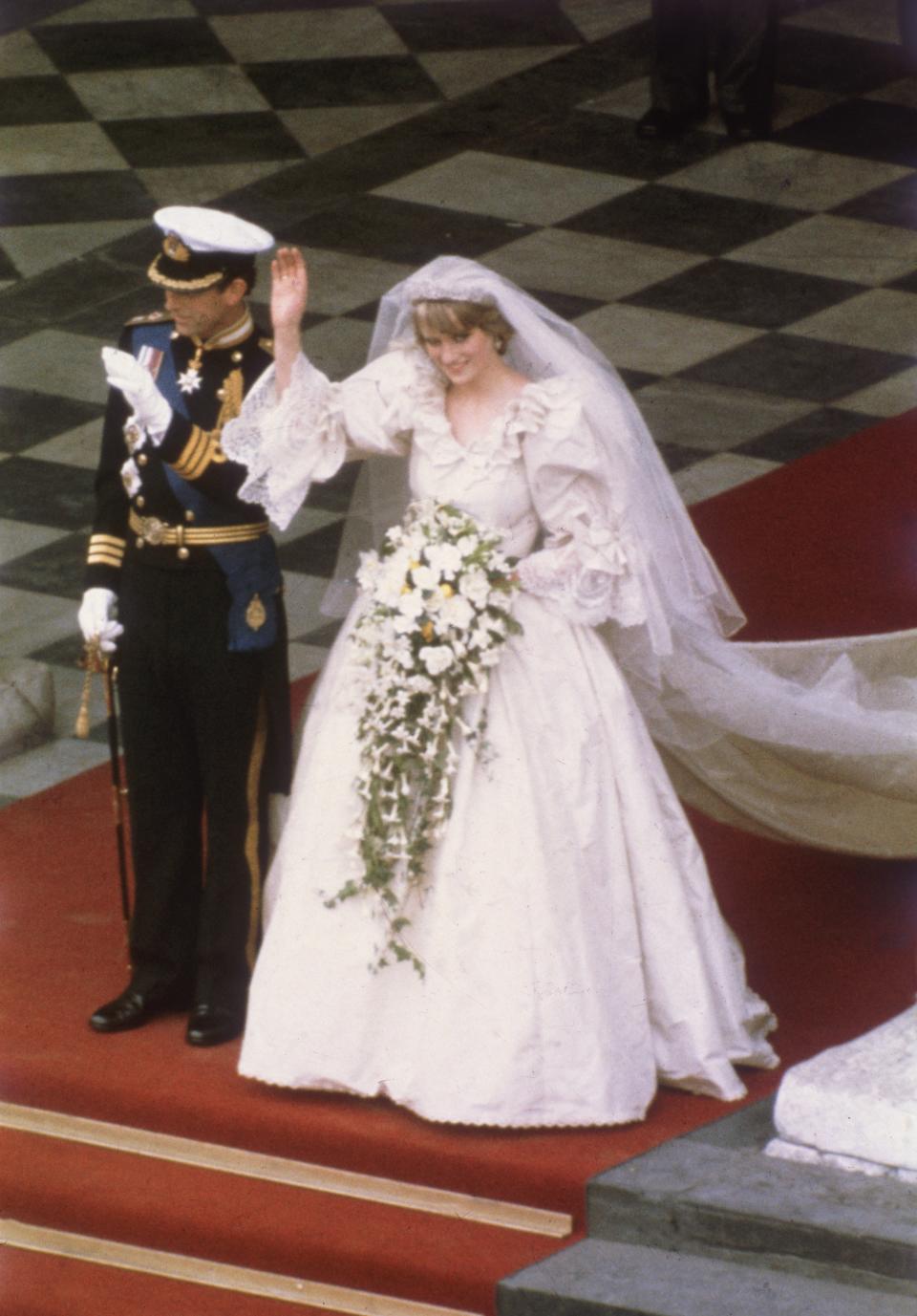 29th July 1981:  Charles, Prince of  Wales, with his wife, Princess Diana (1961 - 1997), on the altar of St Paul's Cathedral during their marriage ceremony.  (Photo by Hulton Archive/Getty Images)