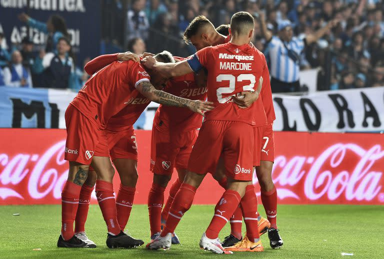 Rojo furia en el Cilindro de Avellaneda, por el festejo de Indpendiente y por el enojo de la gente tras perder Racing el clásico de Avellaneda, por la Copa de la Liga Profesional.