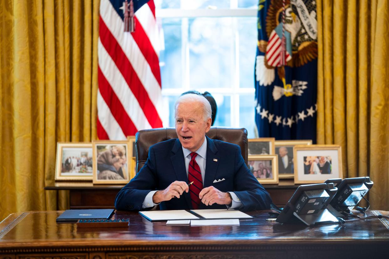 <p>WASHINGTON, DC - JANUARY 28: U.S. President Joe Biden signs executive actions in the Oval Office of the White House on January 28, 2021 in Washington, DC. </p> ((Photo by Doug Mills-Pool/Getty Images))