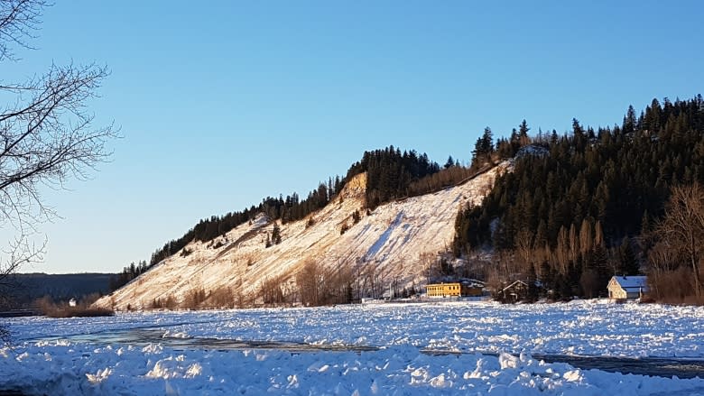 Fire chief says children playing on frozen river the most "irresponsible" thing he's seen in 29 years