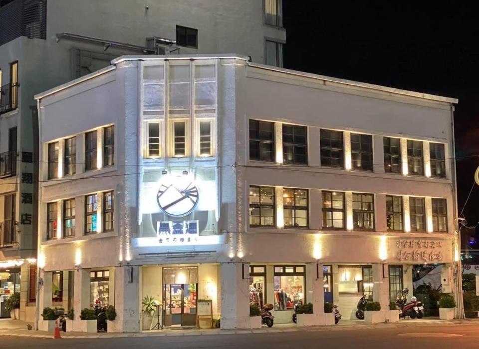 花蓮7年名店「黑金通」無奈宣布將於9月停止營業。（翻攝自黑金通臉書）