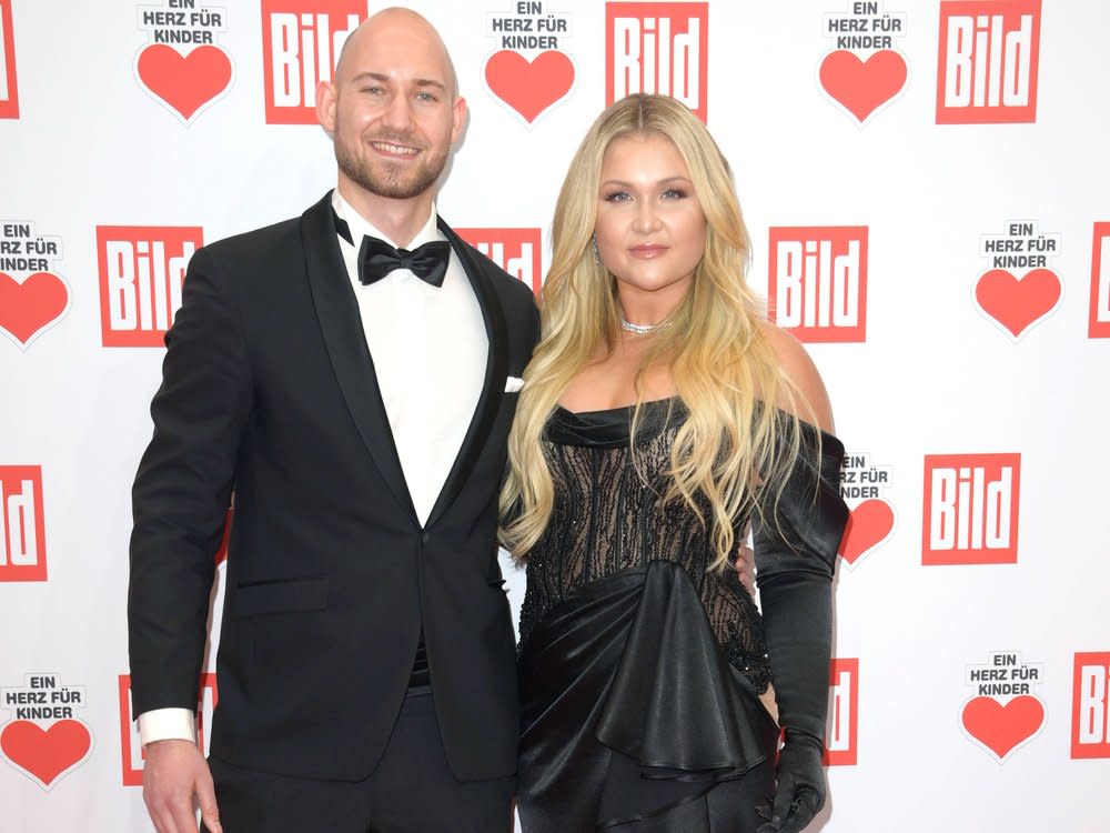 Sophia Thiel mit Freund Raphael Birchner bei der Spendengala "Ein Herz für Kinder" in Berlin. (Bild: imago/Future Image)