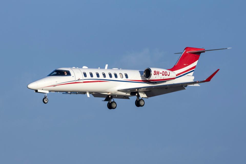 Bombardier Learjet 75