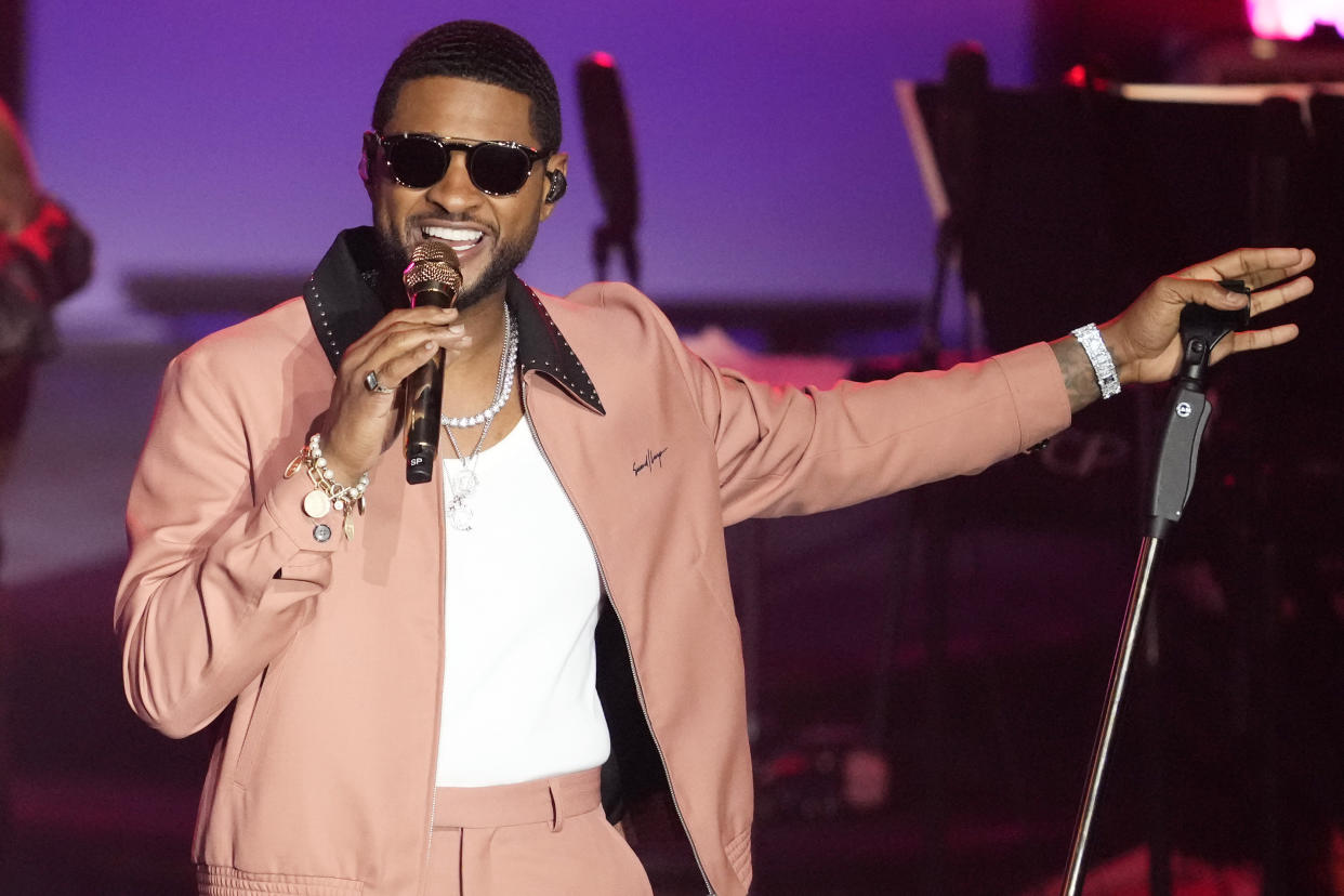 R&B singer, dancer, and songwriter Usher has been announced as the headliner for the Super Bowl LVIII Halftime Show. (Photo by Charles Sykes/Invision/AP)
