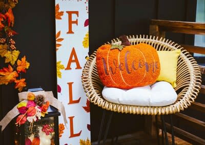 Big Lots today unveiled new “fall Into Savings” deals including special savings on fall and outdoor Halloween decorations, home categories and more, beginning today, Oct. 3.