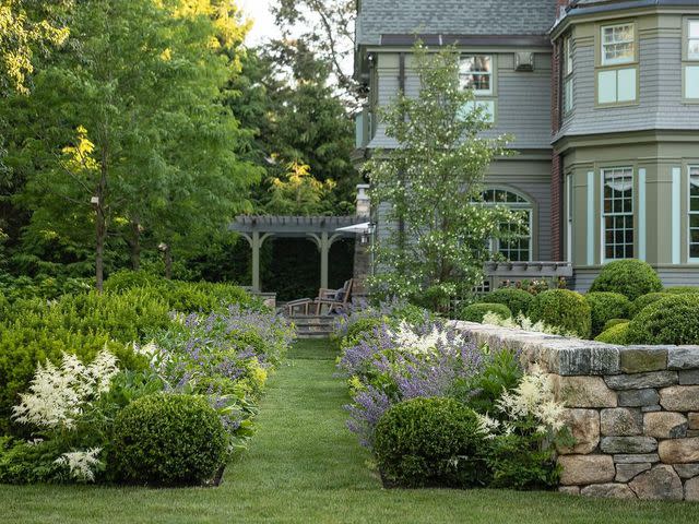 <p>Landscape designer <a href="https://www.instagram.com/dangordonla/" data-component="link" data-source="inlineLink" data-type="externalLink" data-ordinal="1">@dangordonla</a> / Landscape contractor <a href="https://www.instagram.com/rpmarzillilandscape/" data-component="link" data-source="inlineLink" data-type="externalLink" data-ordinal="2">@rpmarzillilandscape</a> / Builder <a href="https://www.instagram.com/mfreynoldsbuilders/" data-component="link" data-source="inlineLink" data-type="externalLink" data-ordinal="3">@mfreynoldsbuilders</a> / Pergola contractor <a href="https://www.instagram.com/perfectionfence/" data-component="link" data-source="inlineLink" data-type="externalLink" data-ordinal="4">@perfectionfence</a> / Photo by <a href="https://www.instagram.com/landinophoto/" data-component="link" data-source="inlineLink" data-type="externalLink" data-ordinal="5">@landinophoto</a> / Instagram</p>