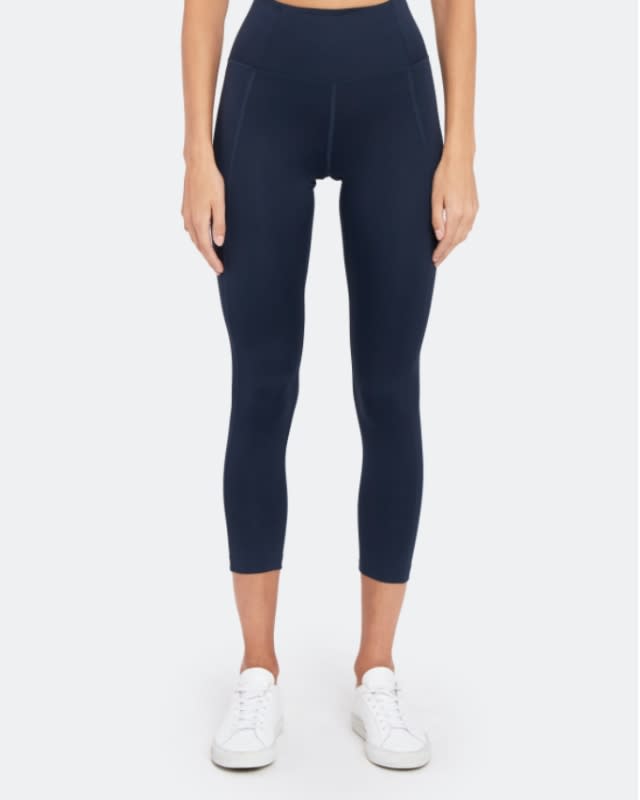 The work-out leggings loved by celebs that promise slimmer pins in just 28  days - Mirror Online