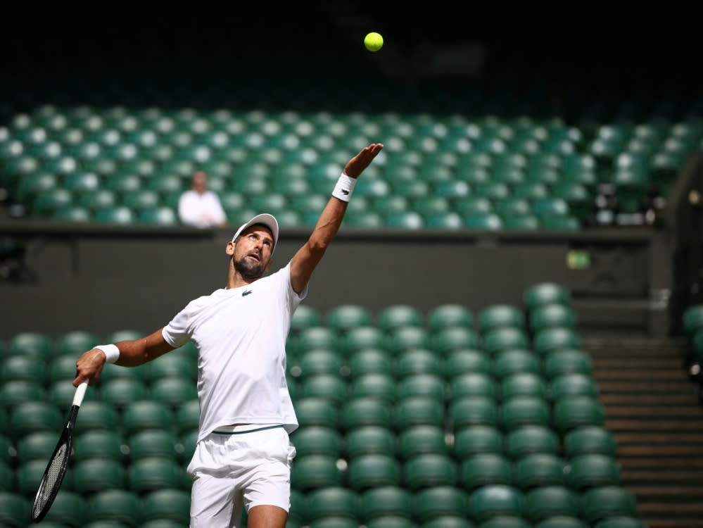 Novak Djokovic beim Training in London (HENRY NICHOLLS)