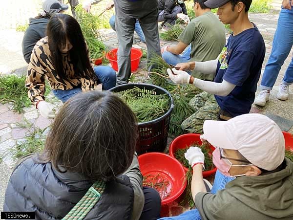 振興山村經濟政策，林業及自然保育署宜蘭分署委由宜蘭大學辦理「雙連埤香氛產業培力系列課程」集訓，進行經營輔導。<br /><br />（圖：林業保育署宜蘭分署提供）