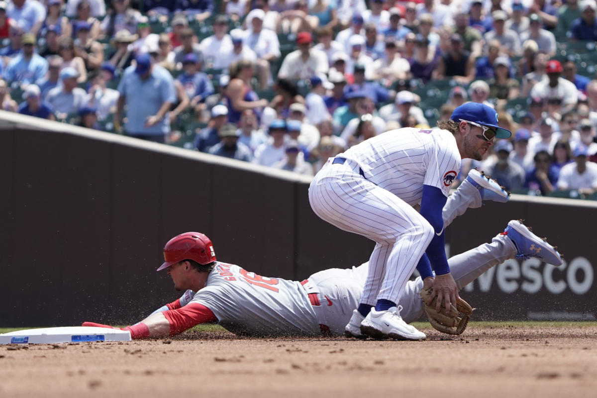 Miles Mikolas and Pedro Pagés help Cardinals edge the Cubs 2-1