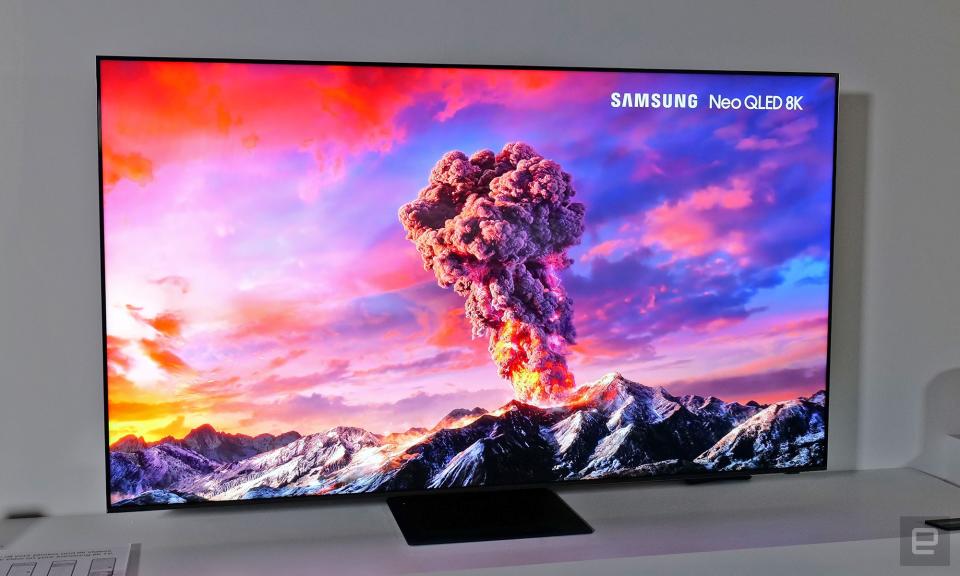 Thanks to Quantum Dot technology and a new processor, the QN900B sports top-notch brightness along with a stunning 8K resolution. 