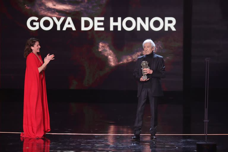 A la larga lista de premios que guarda en su casa, recibió el premio Honorario del Goya 2022