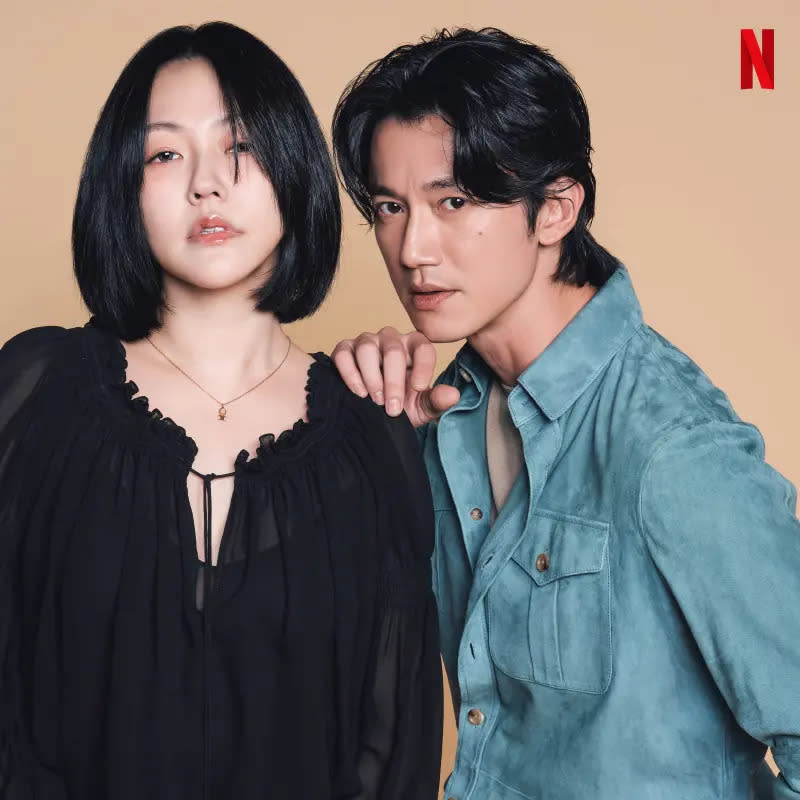 ▲《此時此刻》小S（左）與吳慷仁有親密對手戲。（圖／Netflix提供）